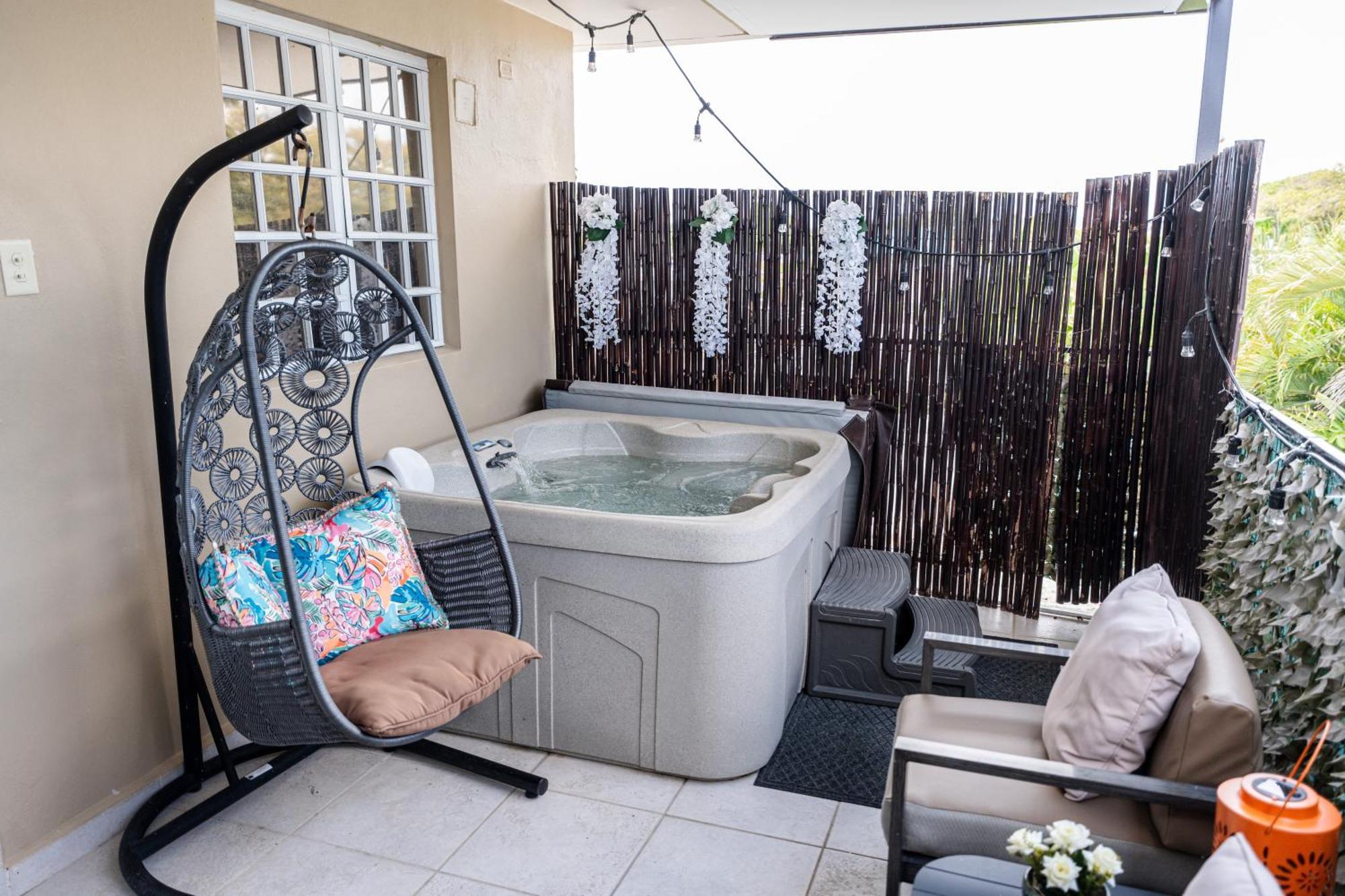 Private Jacuzzi Oasis With Mountain Views And Free Parking Daire Ponce Dış mekan fotoğraf