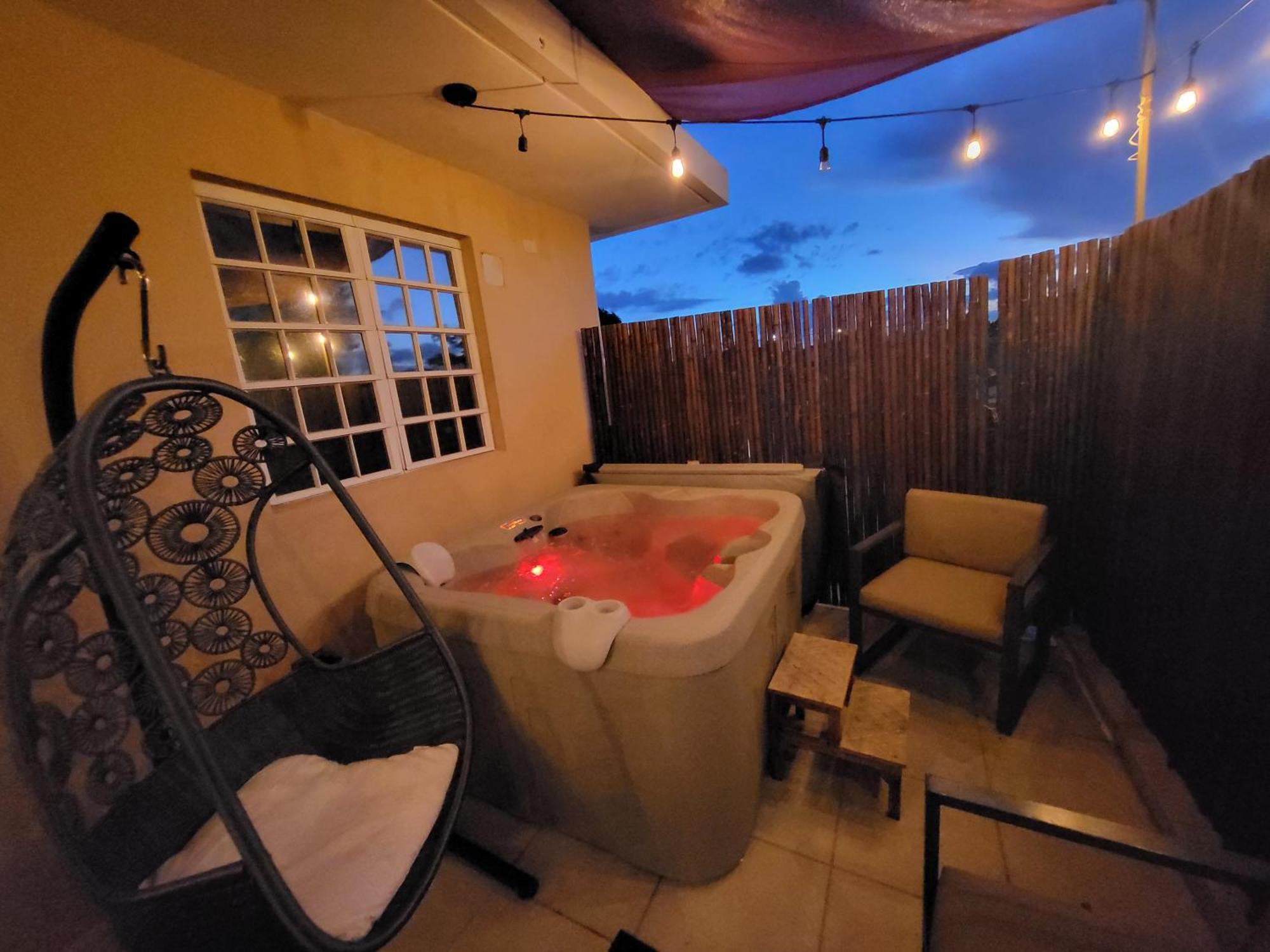 Private Jacuzzi Oasis With Mountain Views And Free Parking Daire Ponce Oda fotoğraf